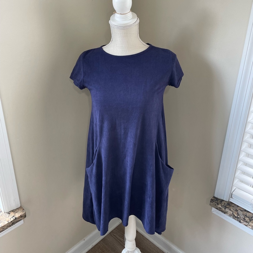 Blue suede dress with pockets